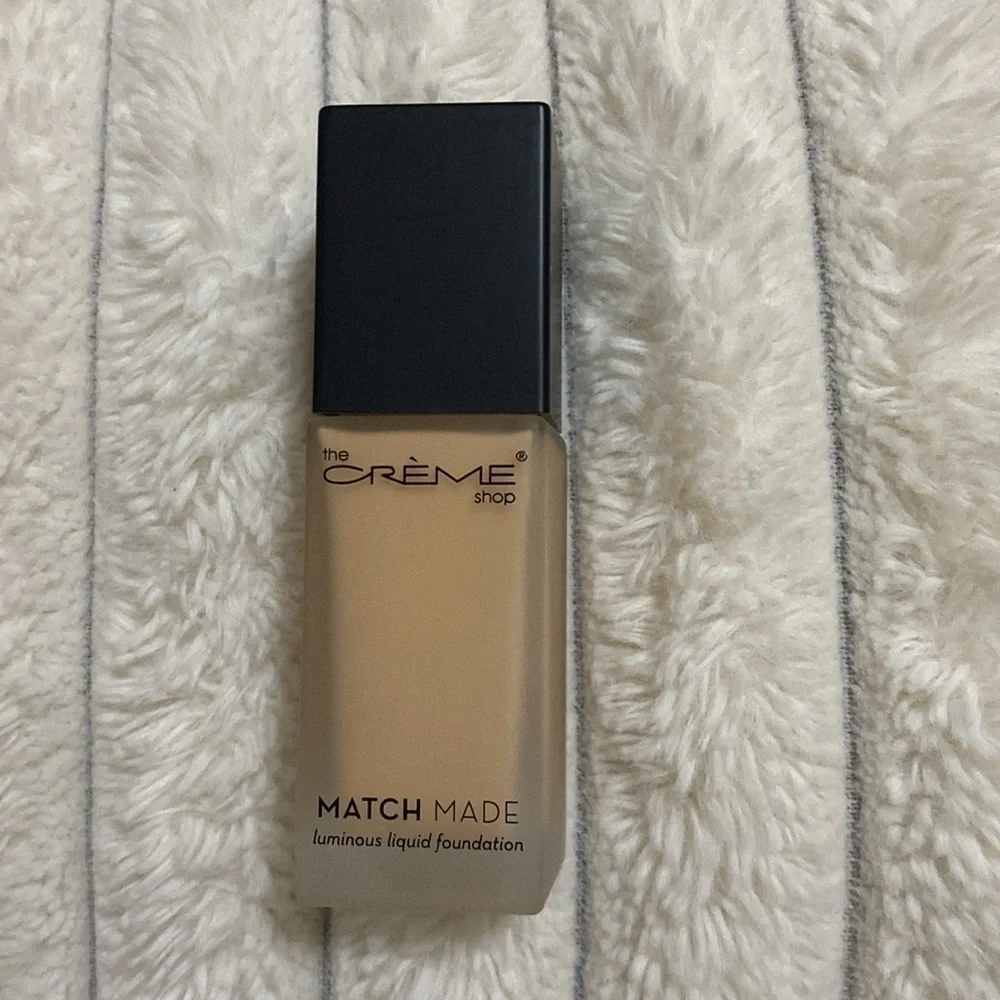 The Cre’me Shop Match Made Luminous Liquid Foundation #23